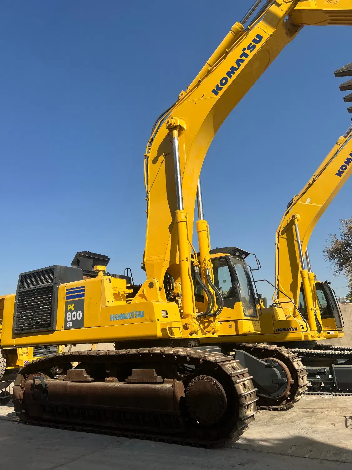 بیل مکانیکی کوماتسو ۸۰۰|خودرو سنگین|چهاردانگه (تهران), |دیوار