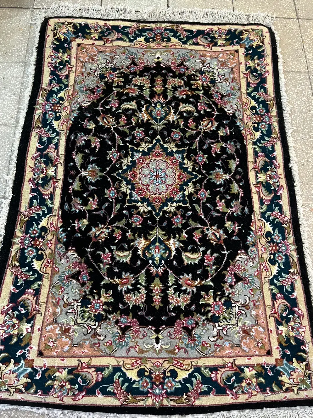 زرنیم ۱.۵/۱|فرش|تبریز, |دیوار