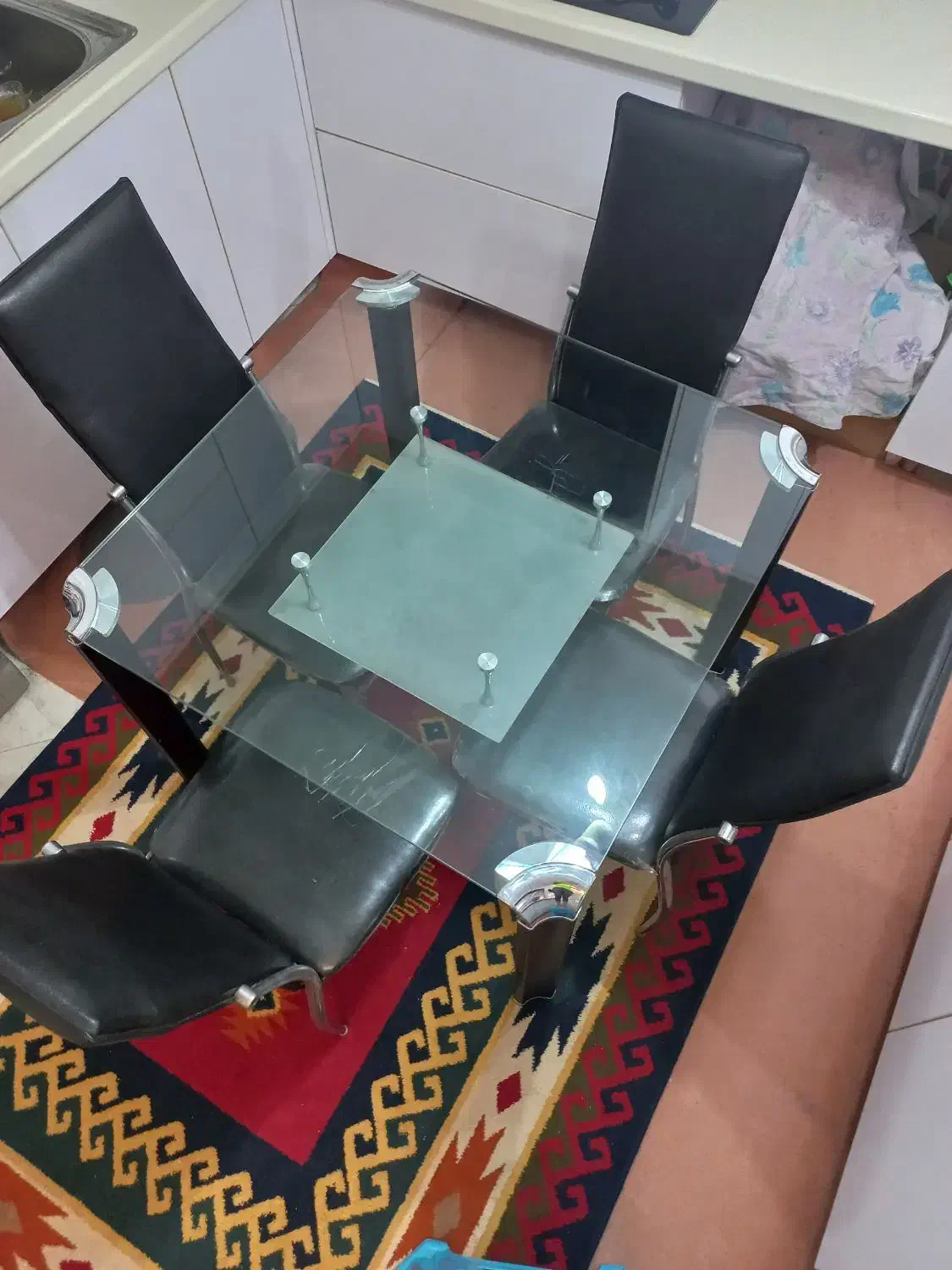 میز و صندلی ۴نفره|میز و صندلی غذاخوری|میانه, |دیوار