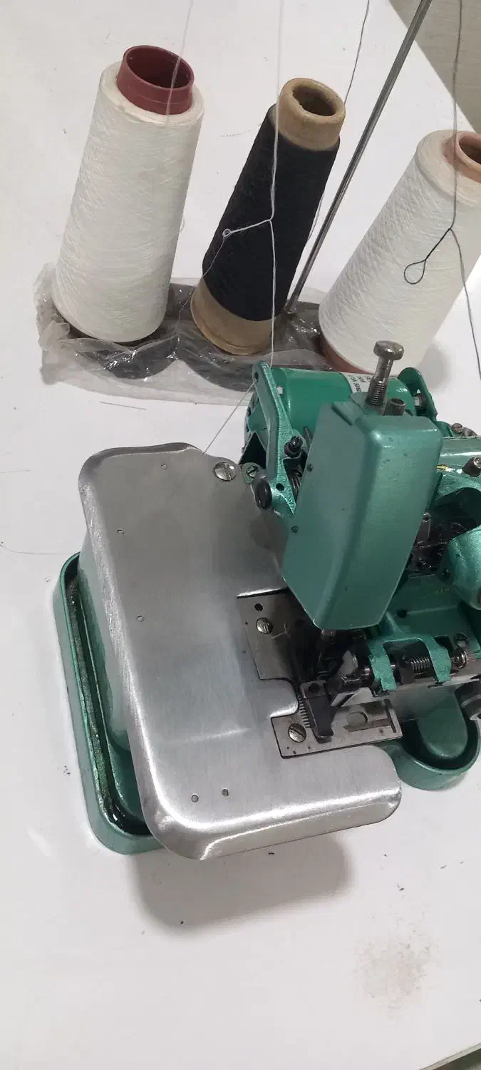 چرخ خیاطی سردوز سه نخ درحدنونو باکارتن|چرخ خیاطی و ریسندگی|شیراز, پودنک|دیوار