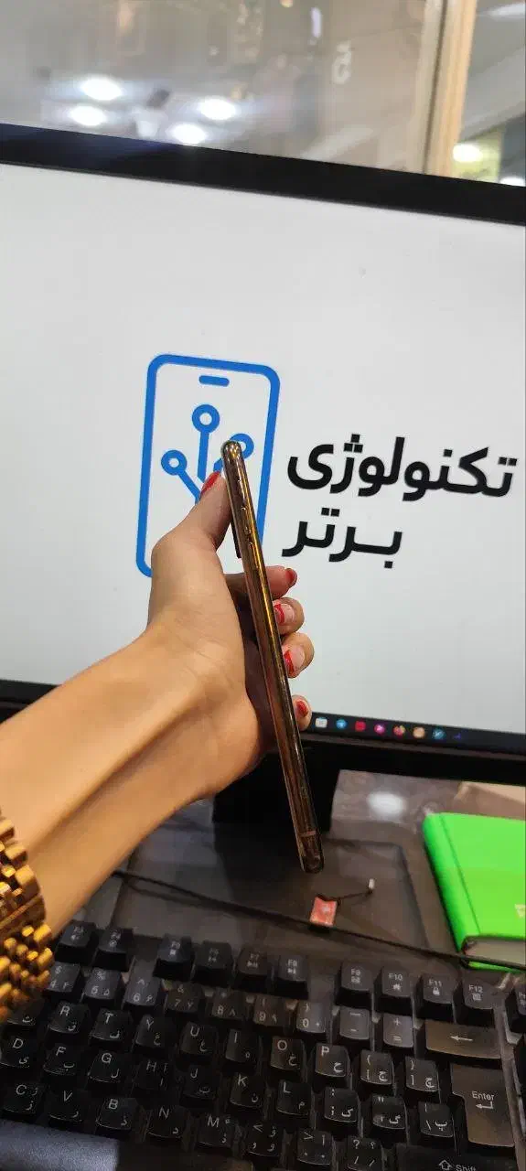 گوشی ایفون xs max با حافظه 512|موبایل|اصفهان, جلفا|دیوار