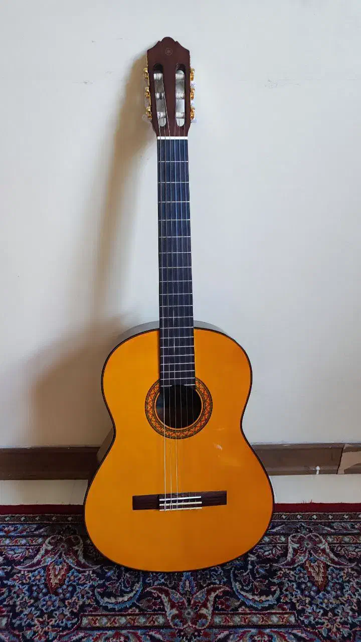 فروش فوری گیتار یاماها c70 اصل با تخفیف|گیتار، بیس، امپلیفایر|اصفهان, سرچشمه|دیوار