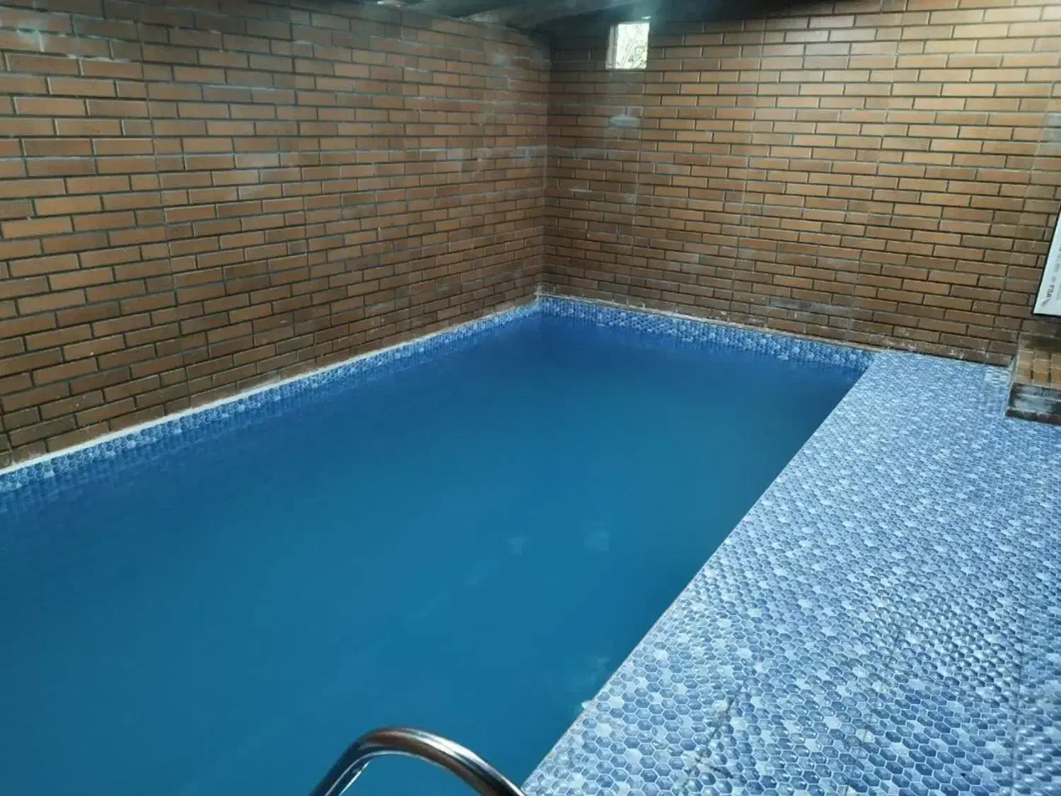 کلبه جنگلی استخر سرپوشیده نوساز امنیت عالی ویوابدی|اجارهٔ کوتاه‌مدت ویلا و باغ|عباس‌آباد, |دیوار