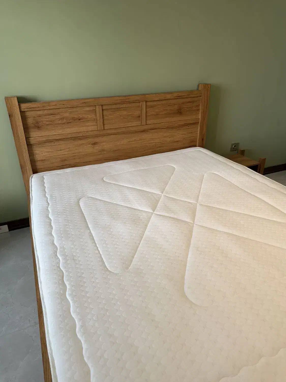 سرویس خواب دو نفره نو|تخت و سرویس خواب|کیش, |دیوار