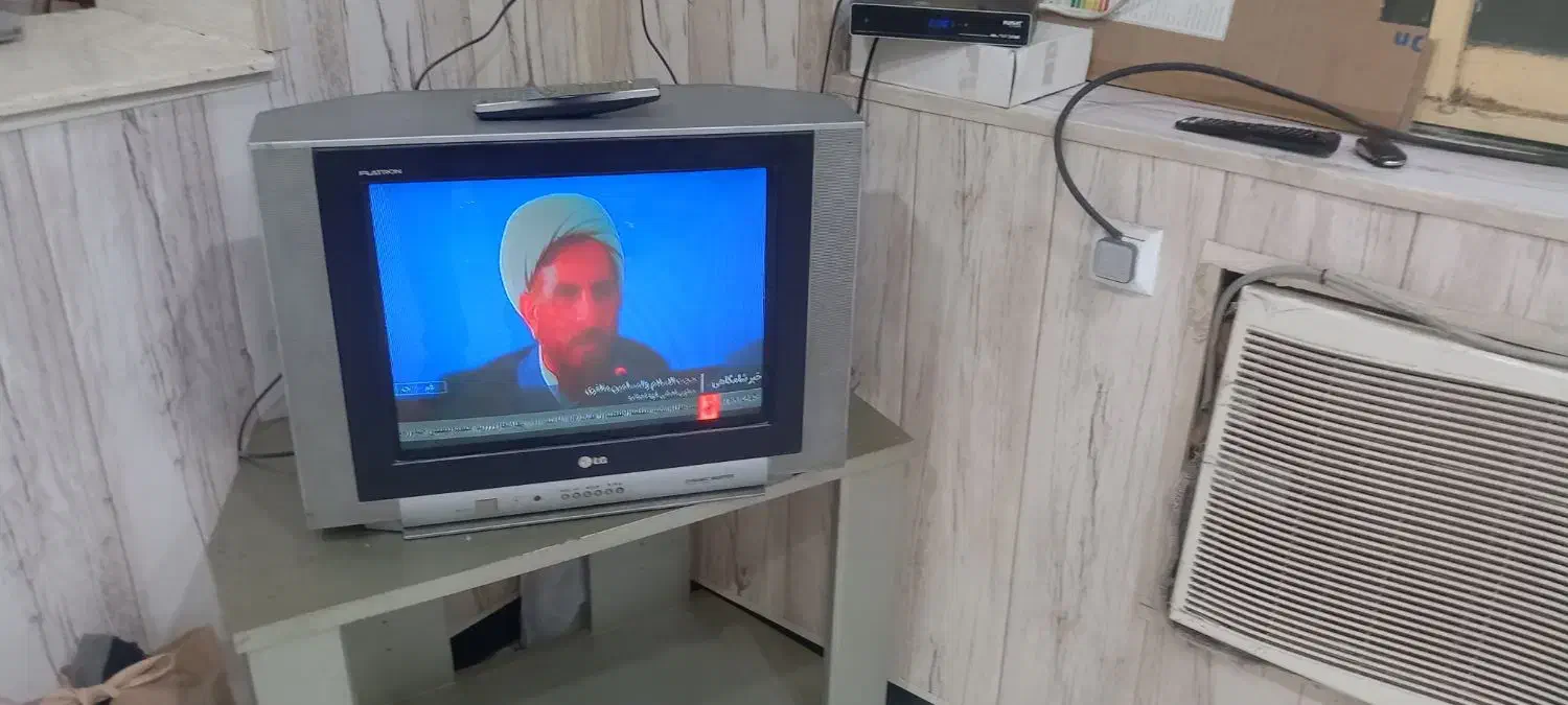 تلوزیون و زیر تلویزیون|تلویزیون و پروژکتور|بوشهر, |دیوار