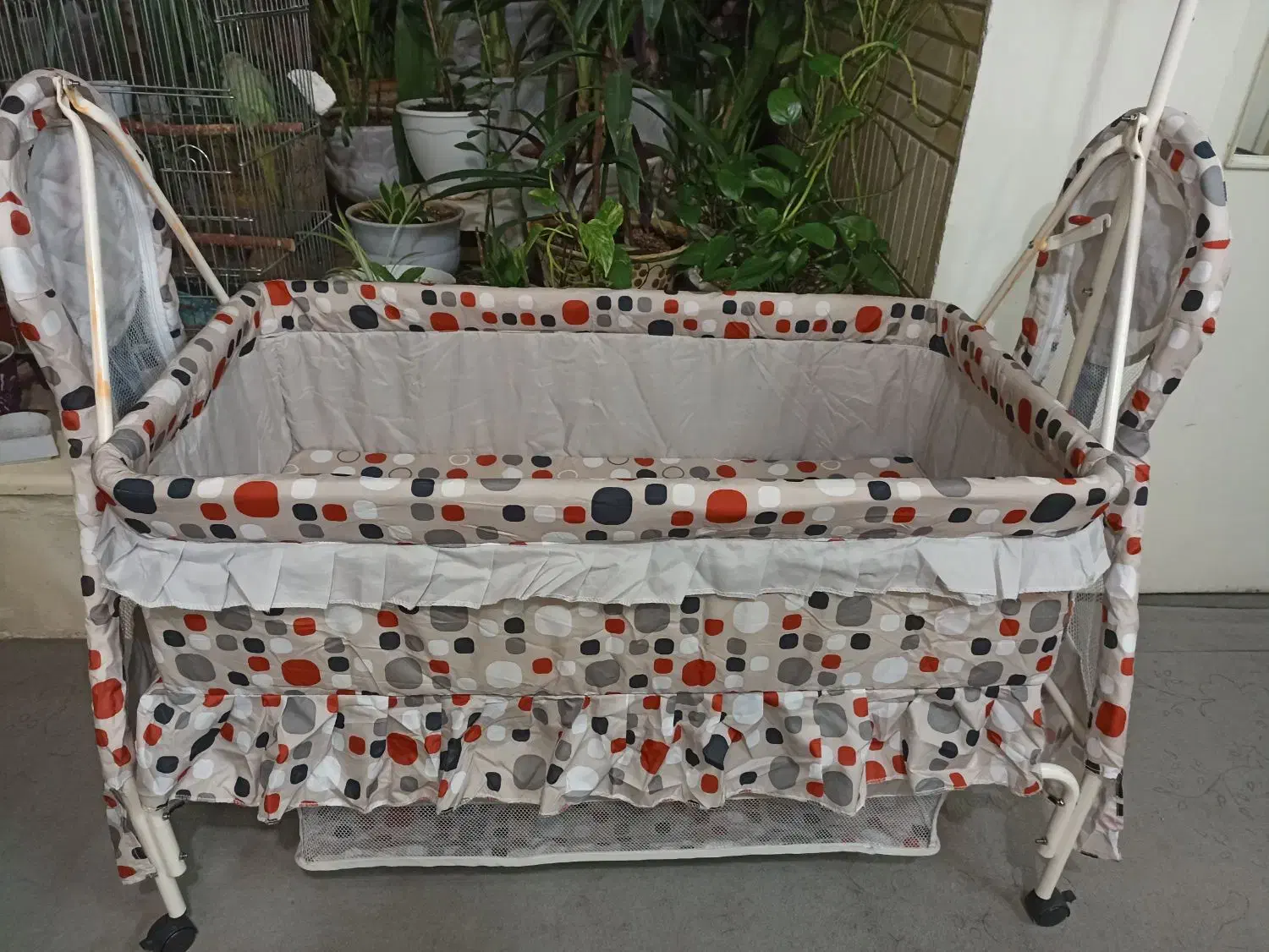 گهواره خارجی|اسباب و اثاث بچه|شیراز, شهرک نیروی انتظامی|دیوار