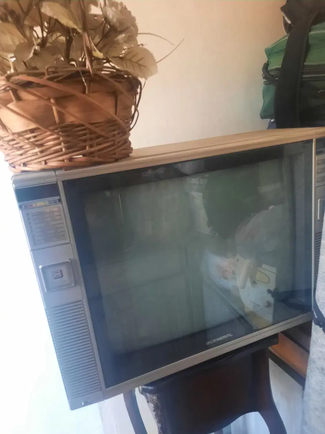 رادیو عتیقه در حد نو|کلکسیون اشیاء عتیقه|اراک, |دیوار