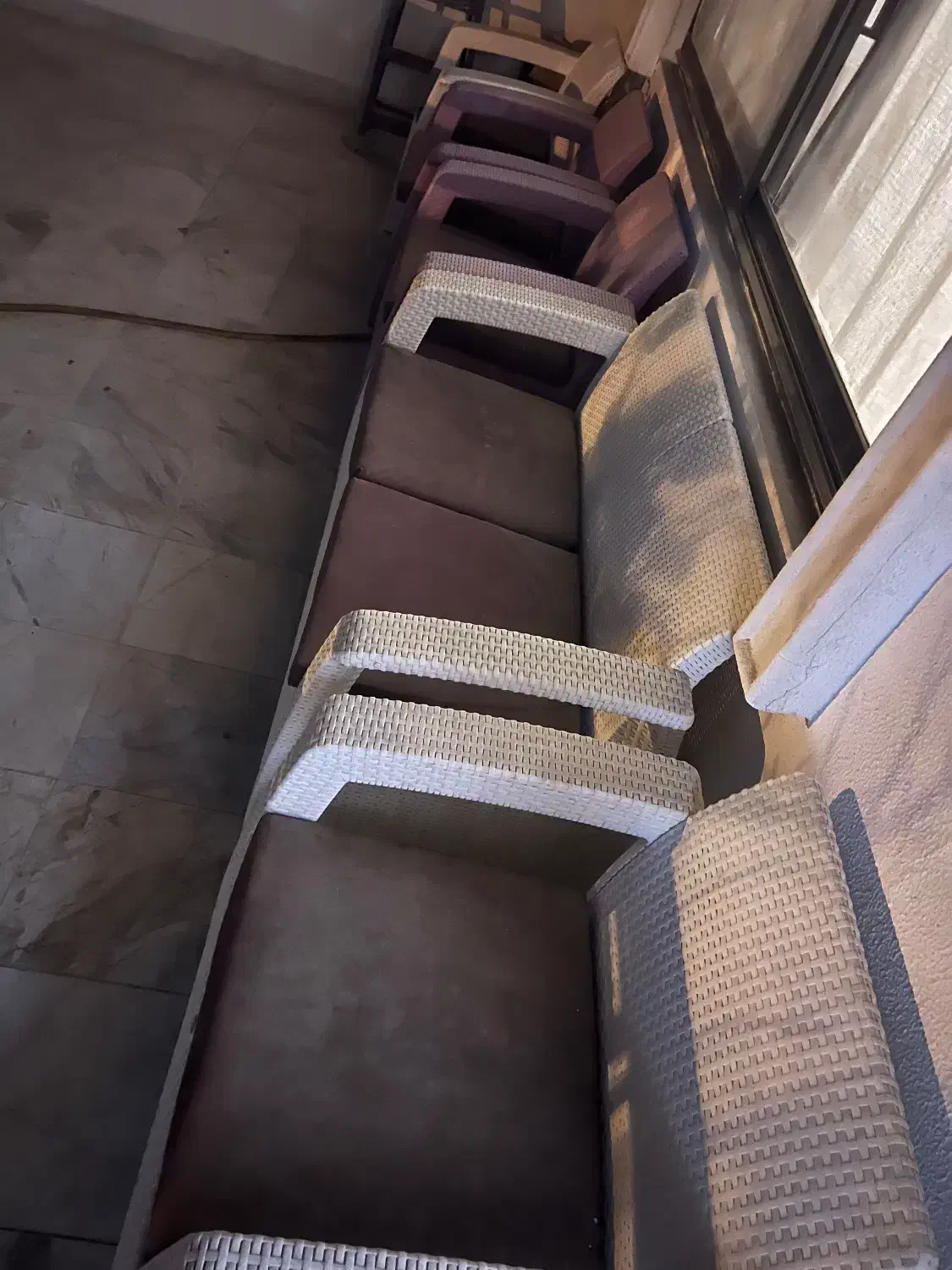 مبلمان حصیری ۶نفره مناسب تراس با میز وسط|صندلی و نیمکت|کیش, |دیوار