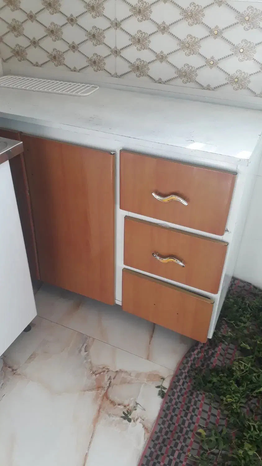 دوتا کابینت یکی آب چکان ویکی زیر سماوری|آب‌چکان و نظم‌دهنده ظروف|سرپل ذهاب, |دیوار