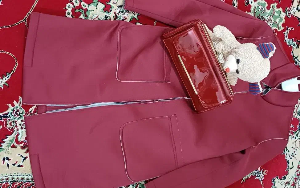 کاپیشن بچگونه و پالتو زنونه نو کیف نو هستن|لباس|باغ ملک, |دیوار