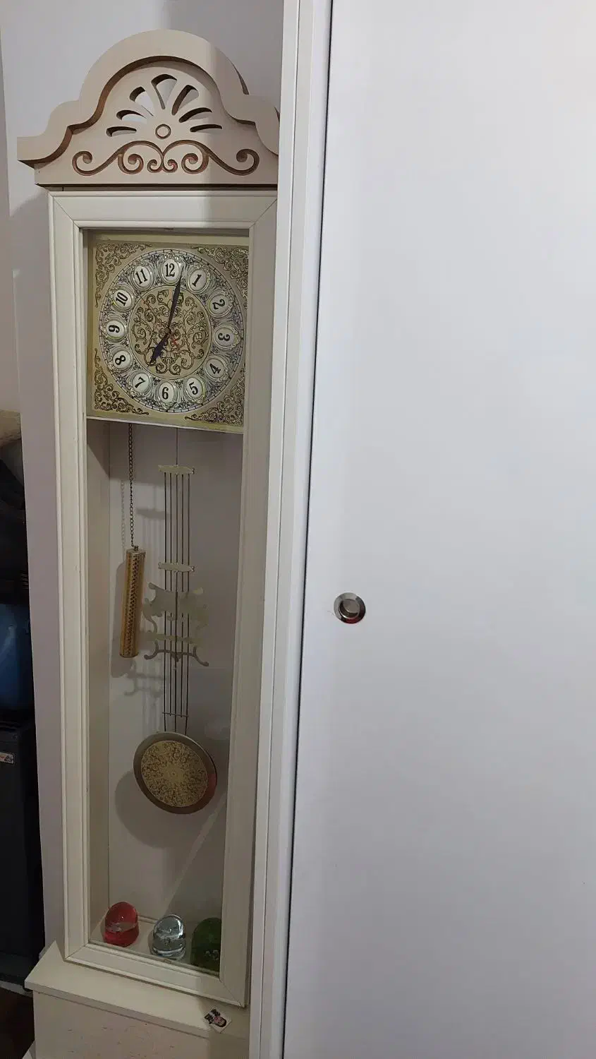 ساعت ایستاده با میز تلفن هر دو سالم|میز تلفن|ساوه, |دیوار