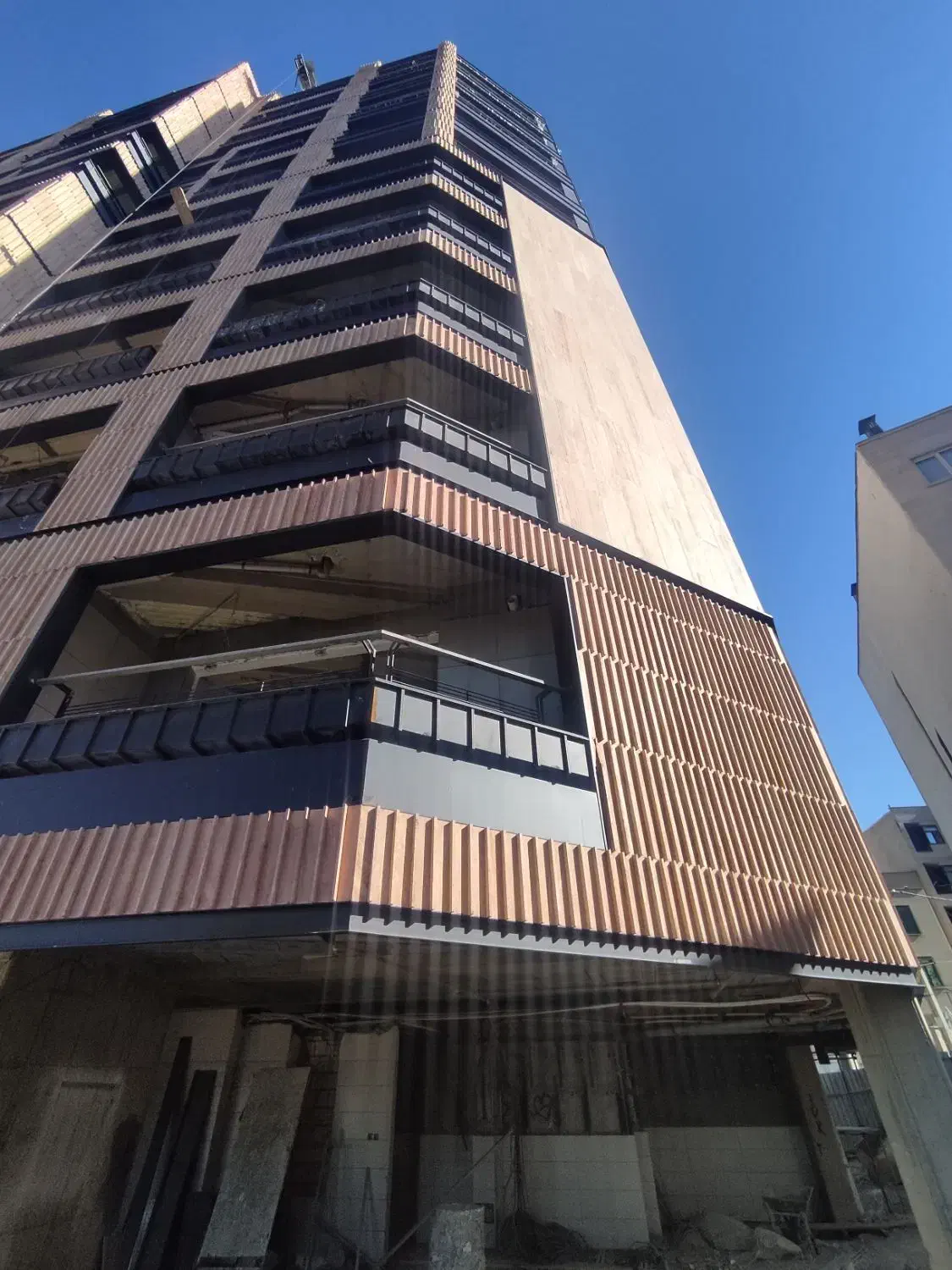 وردست یا کارگر دائم کار جوشکاری و فنی|استخدام صنعتی، فنی، مهندسی|شیراز, چوگیاه|دیوار