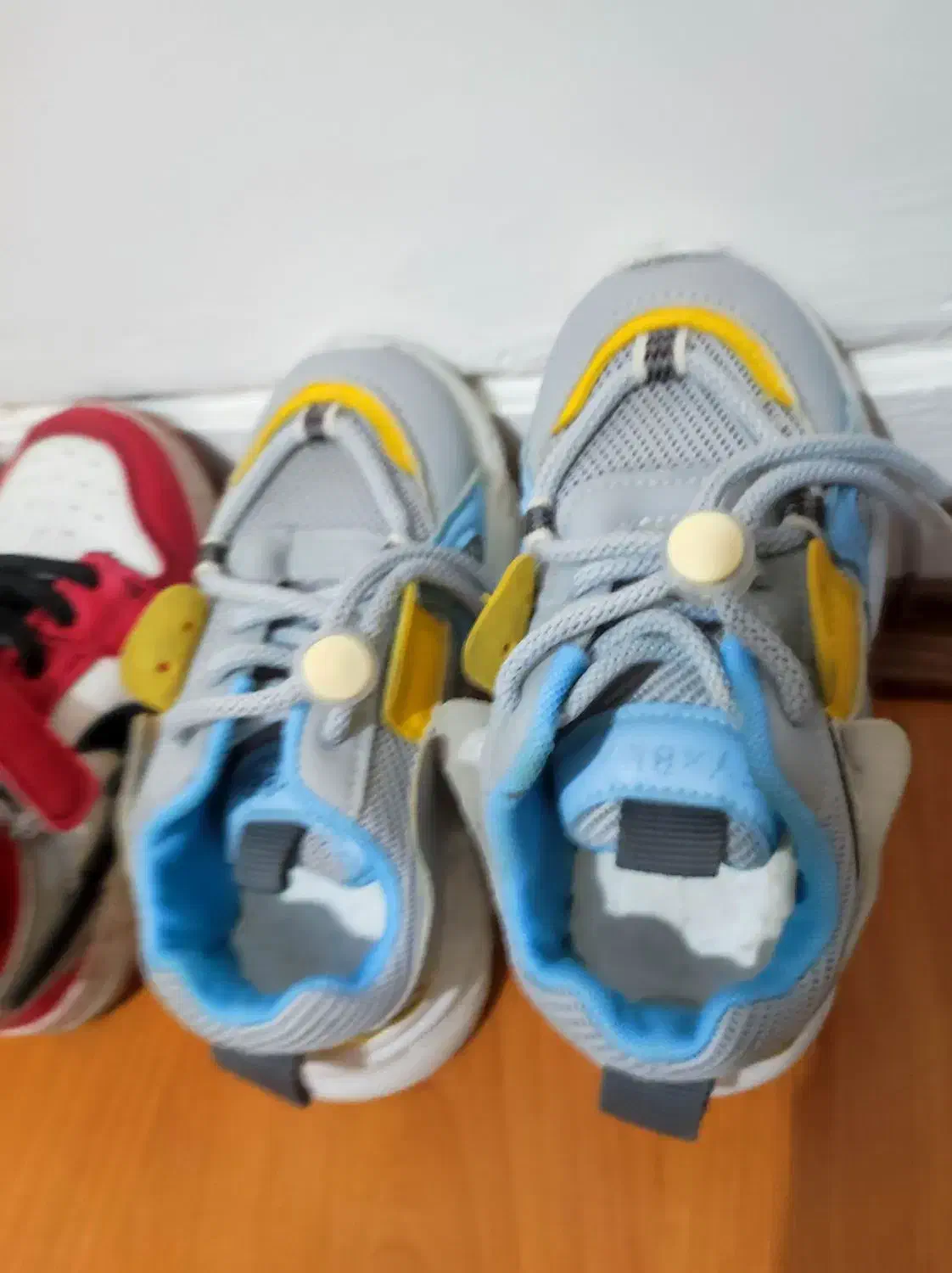 تعدادی کفش پسرانه در حد نو|کفش و لباس بچه|تهران, شهرک زینبیه|دیوار