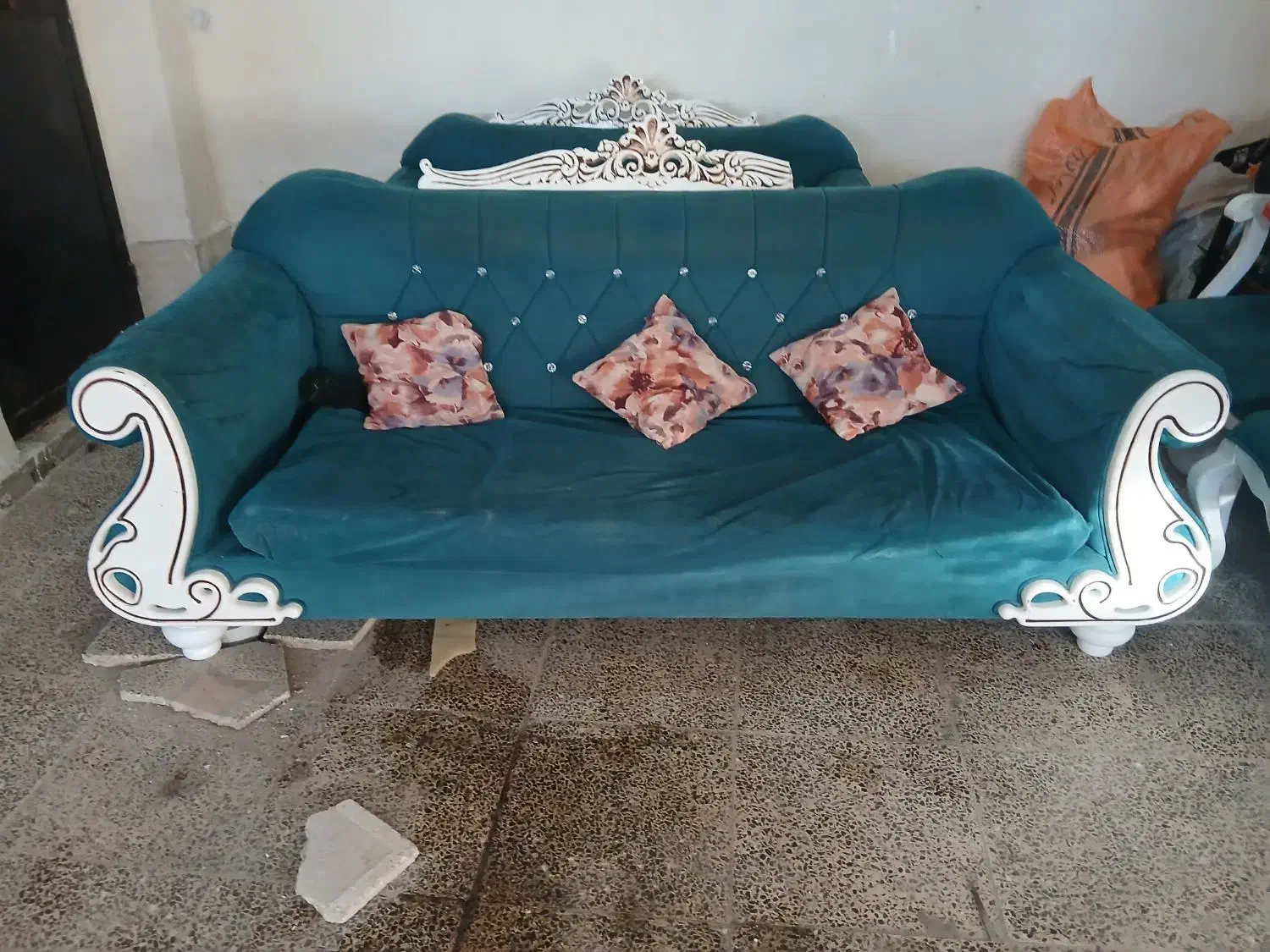 مبل ۷نفره|مبلمان خانگی و میز عسلی|رشت, پاره بیجار|دیوار