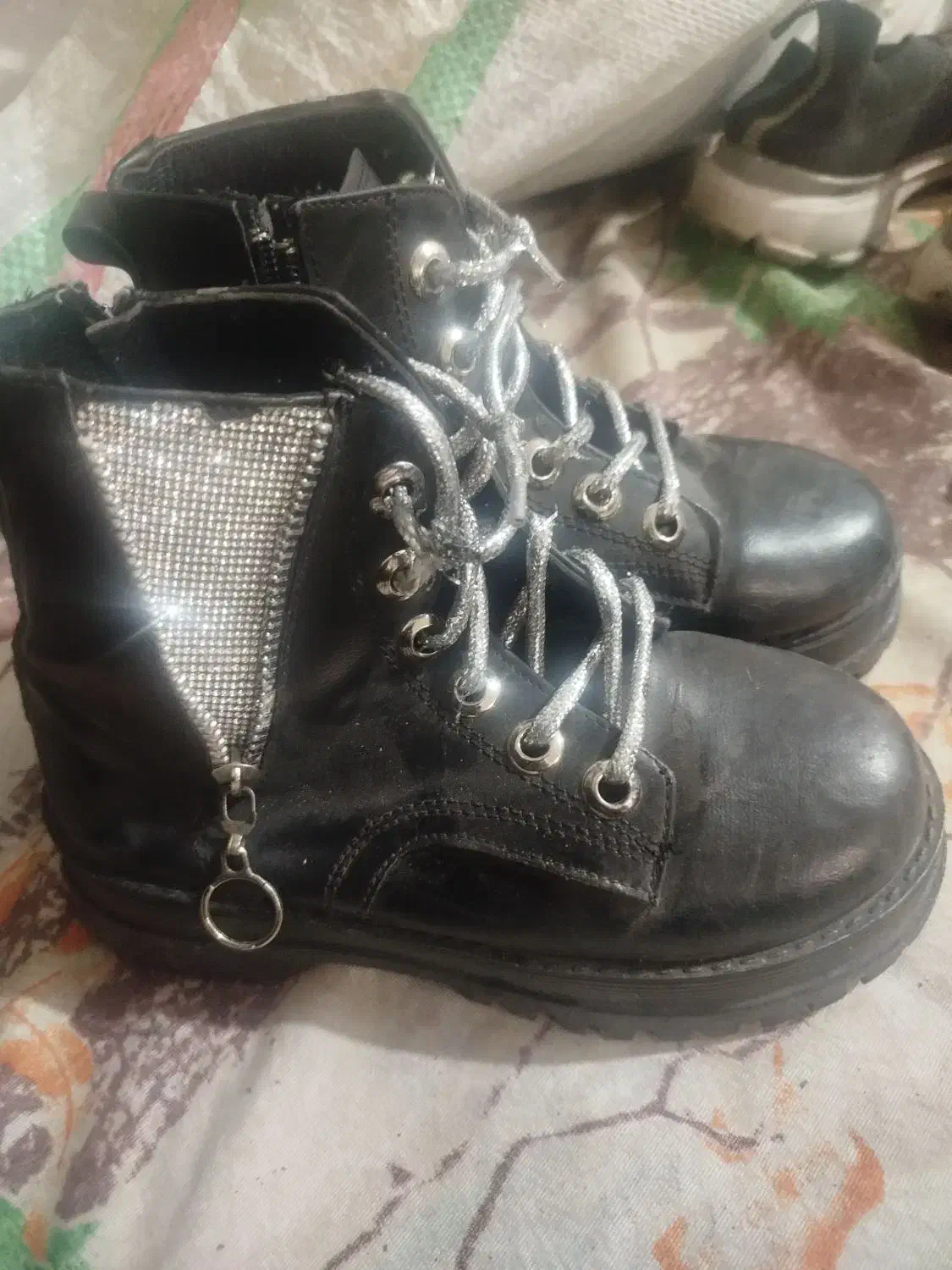 پوتین بچه گانه مهاباد|کفش و لباس بچه|مهاباد (آذربایجان غربی), |دیوار