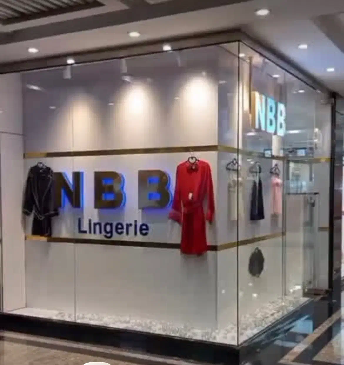 فروشنده لباس زیر زنانه|استخدام خدمات فروشگاه و رستوران|تهران, آبشار تهران (دریاچه)|دیوار