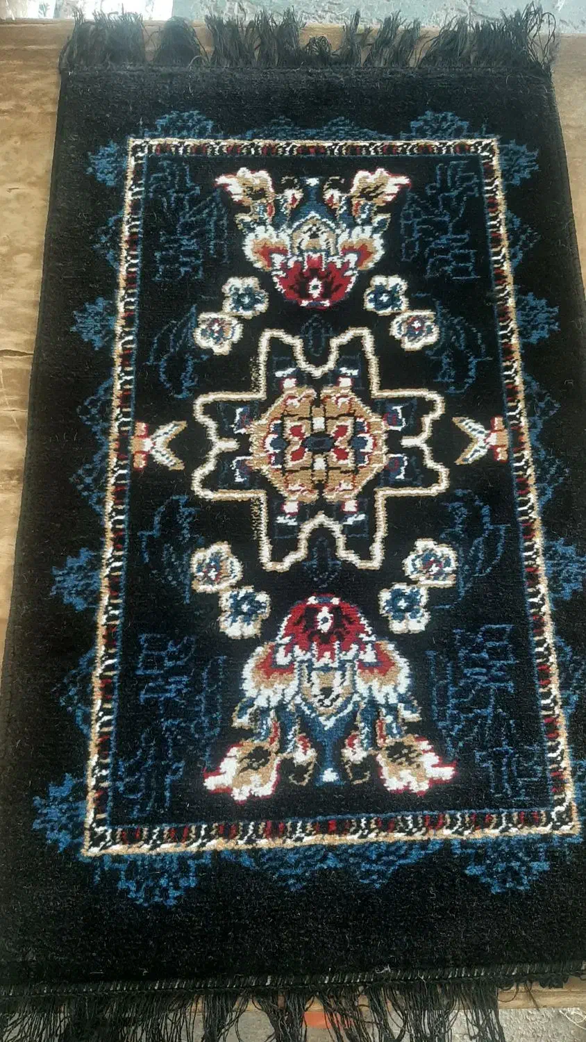 پادری بی سی اف سنگین|پادری|کاشان, مزرعه نو|دیوار