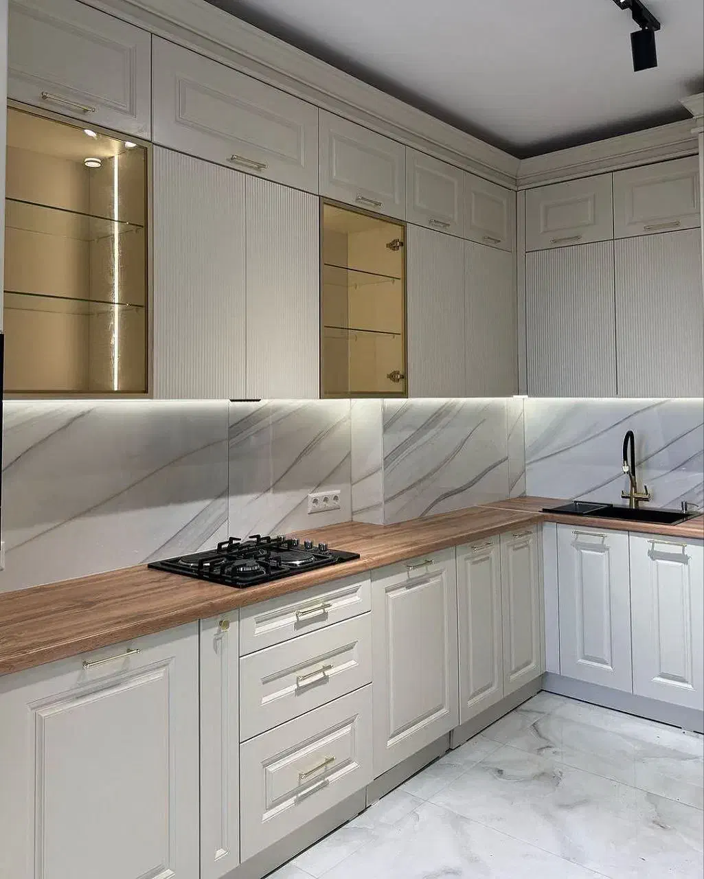 اجرا و طراحی تخصصی کابینت و کمد دیواری|مصالح و تجهیزات ساختمان|شیراز, قدوسی شرقی|دیوار