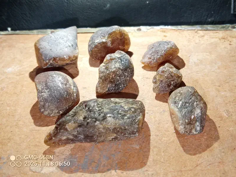 کهربا خام|جواهرات|سقز, |دیوار