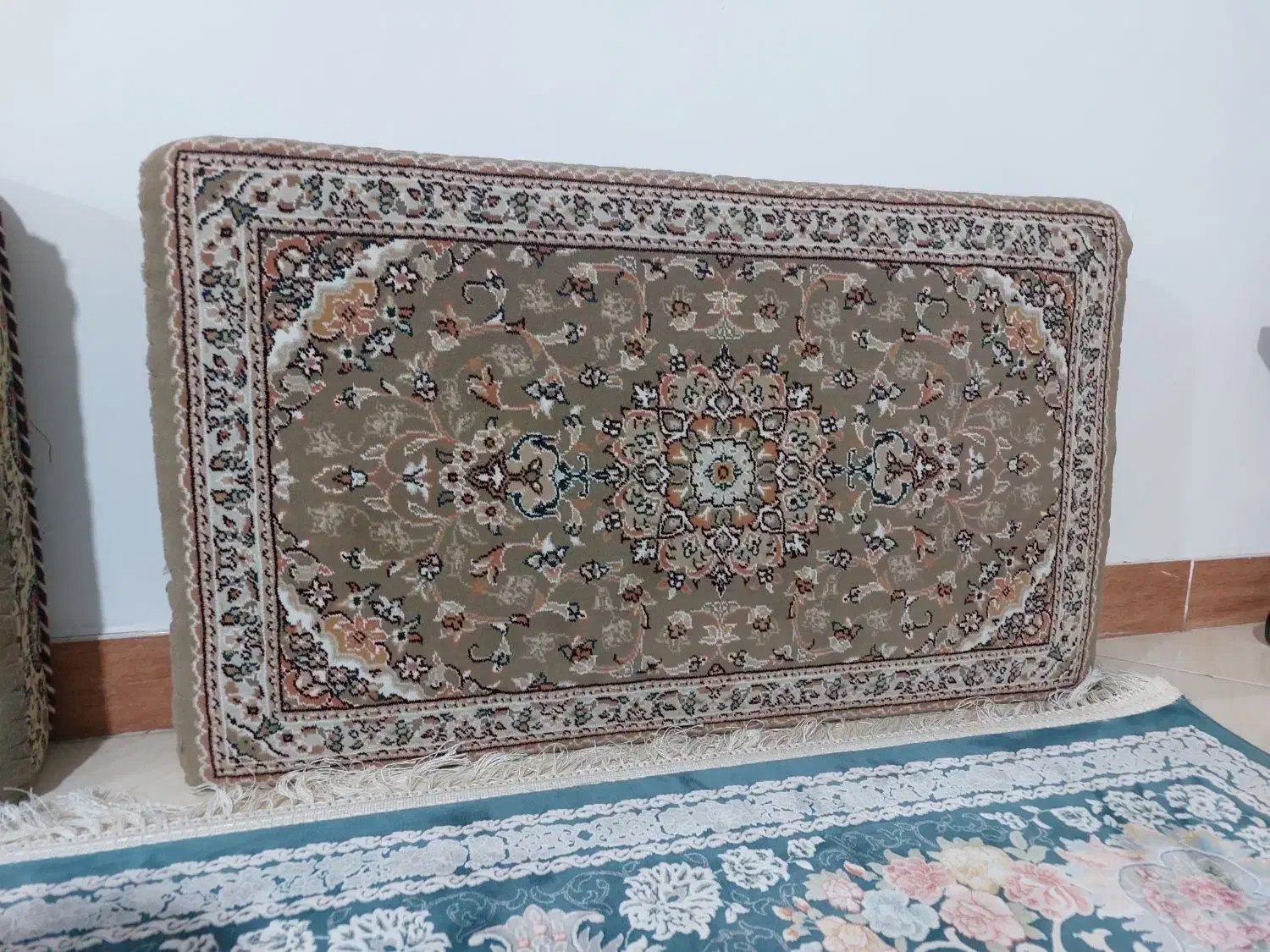 پشتی|پشتی|همدان, |دیوار