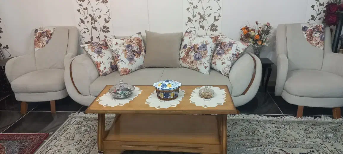 دو ست مبل هفت نفره|مبلمان خانگی و میز عسلی|شیراز, نشاط|دیوار