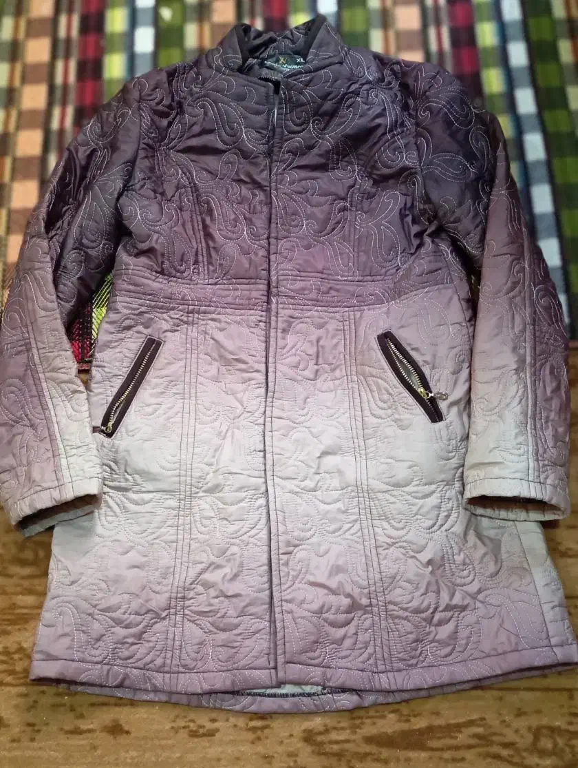 تعدادی لباس گرم|لباس|مسجد سلیمان, |دیوار