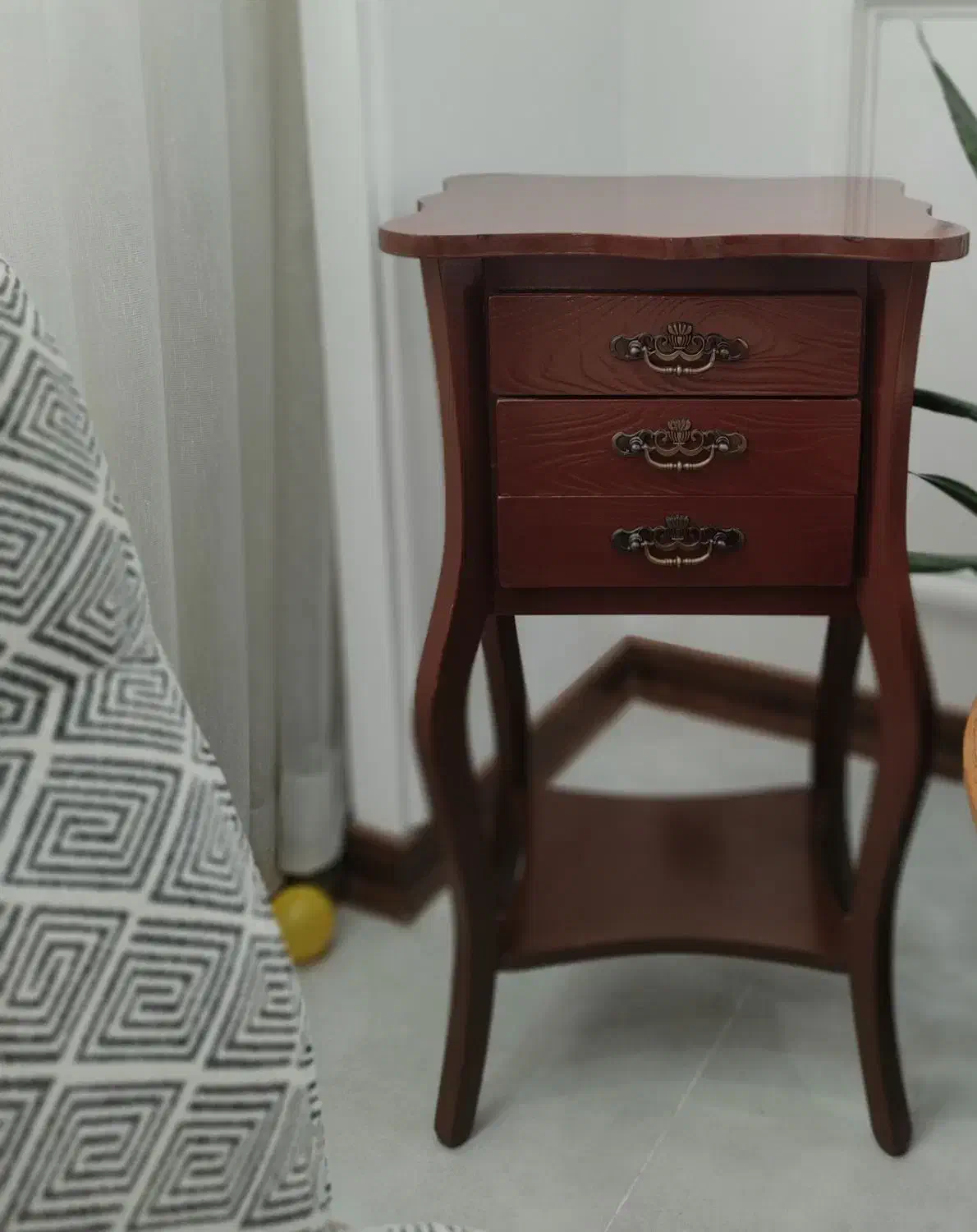 میز تلفن|میز تلفن|کاشان, فین بزرگ|دیوار