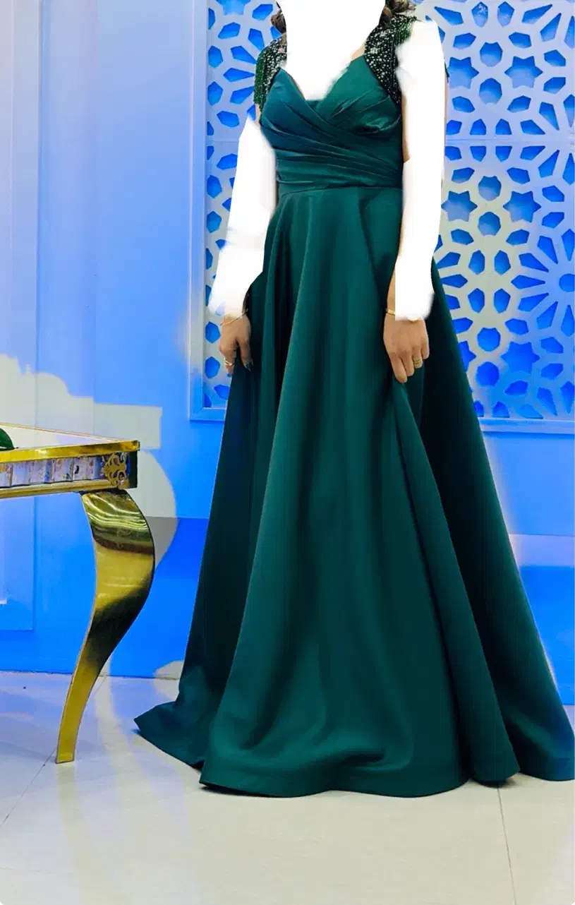 لباس مجلسی|لباس|لاهیجان, قیام|دیوار