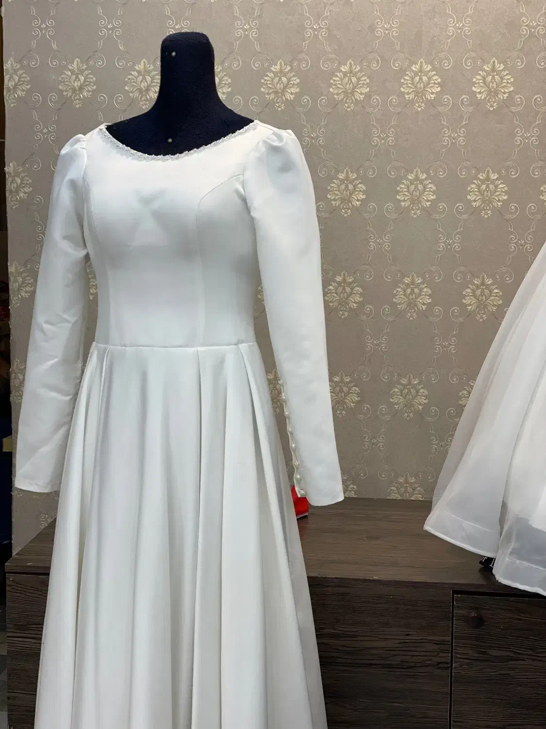 لباس فرمالیته|لباس|رشت, پل تالشان|دیوار