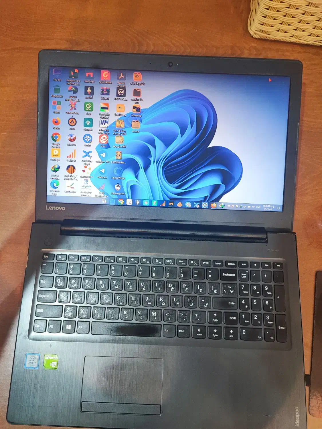 لپ تاپ لنوو i7 نسل ۷ گرافیک ۲ رم ۸ و هارد SSD 500|رایانه همراه|قائم‌شهر, |دیوار