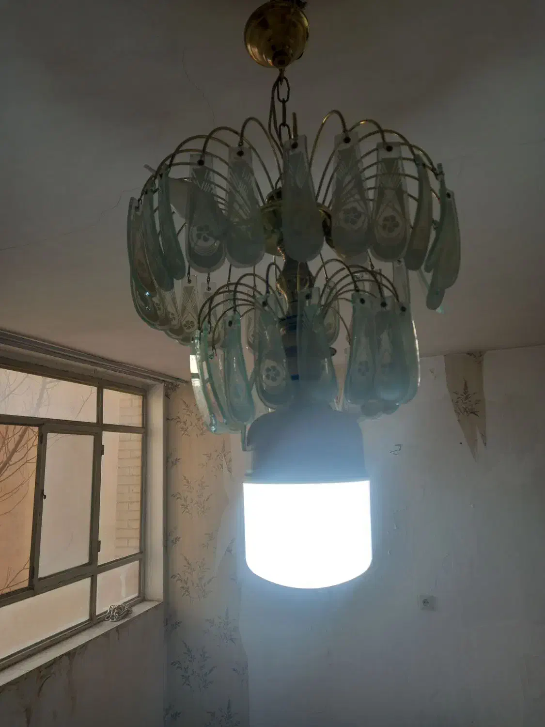 لوستر دست دوم|لوستر و چراغ آویز|یزد, |دیوار