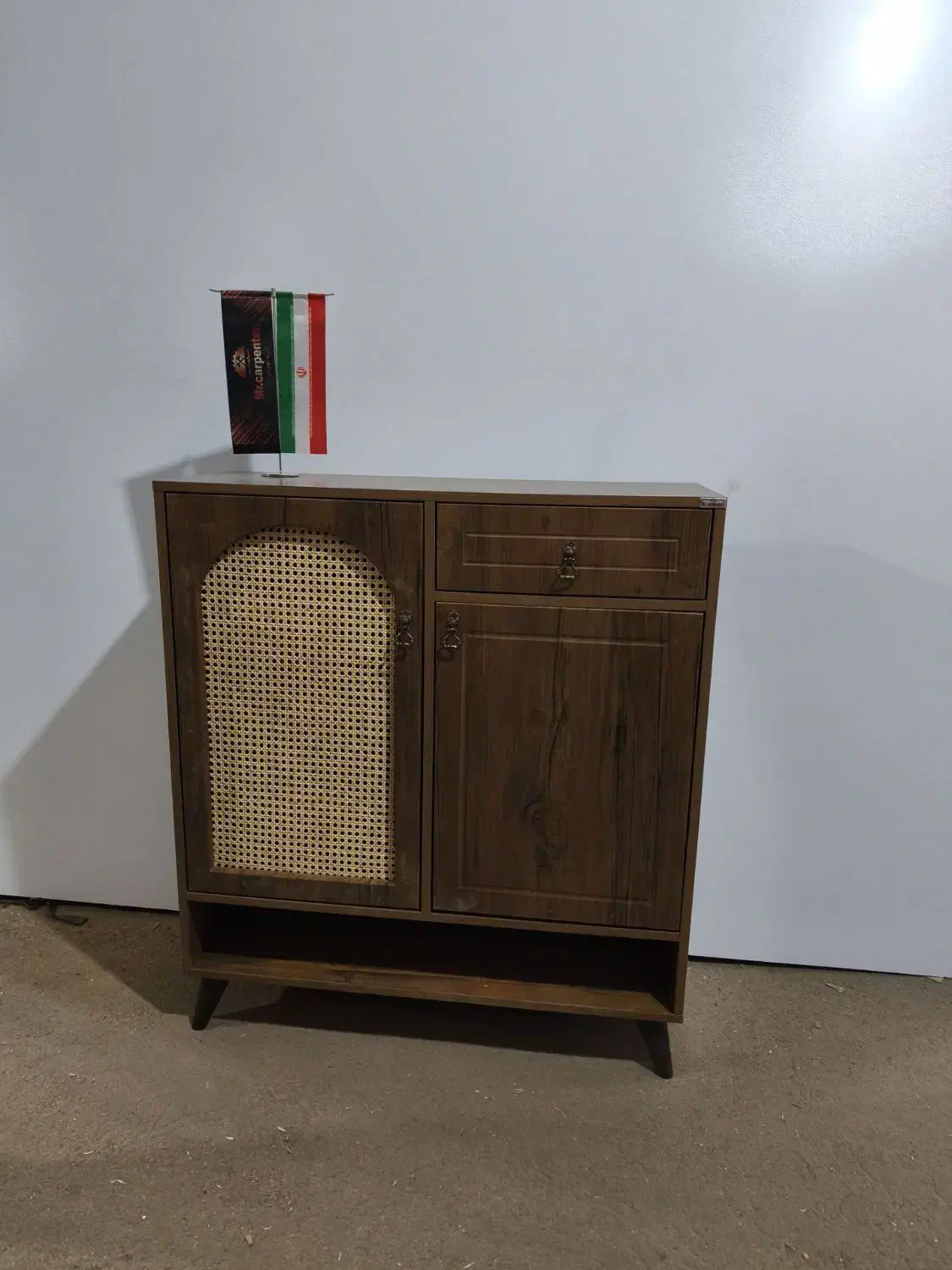 جاکفشی|جاکفشی، کمد، دراور|برخوار, |دیوار