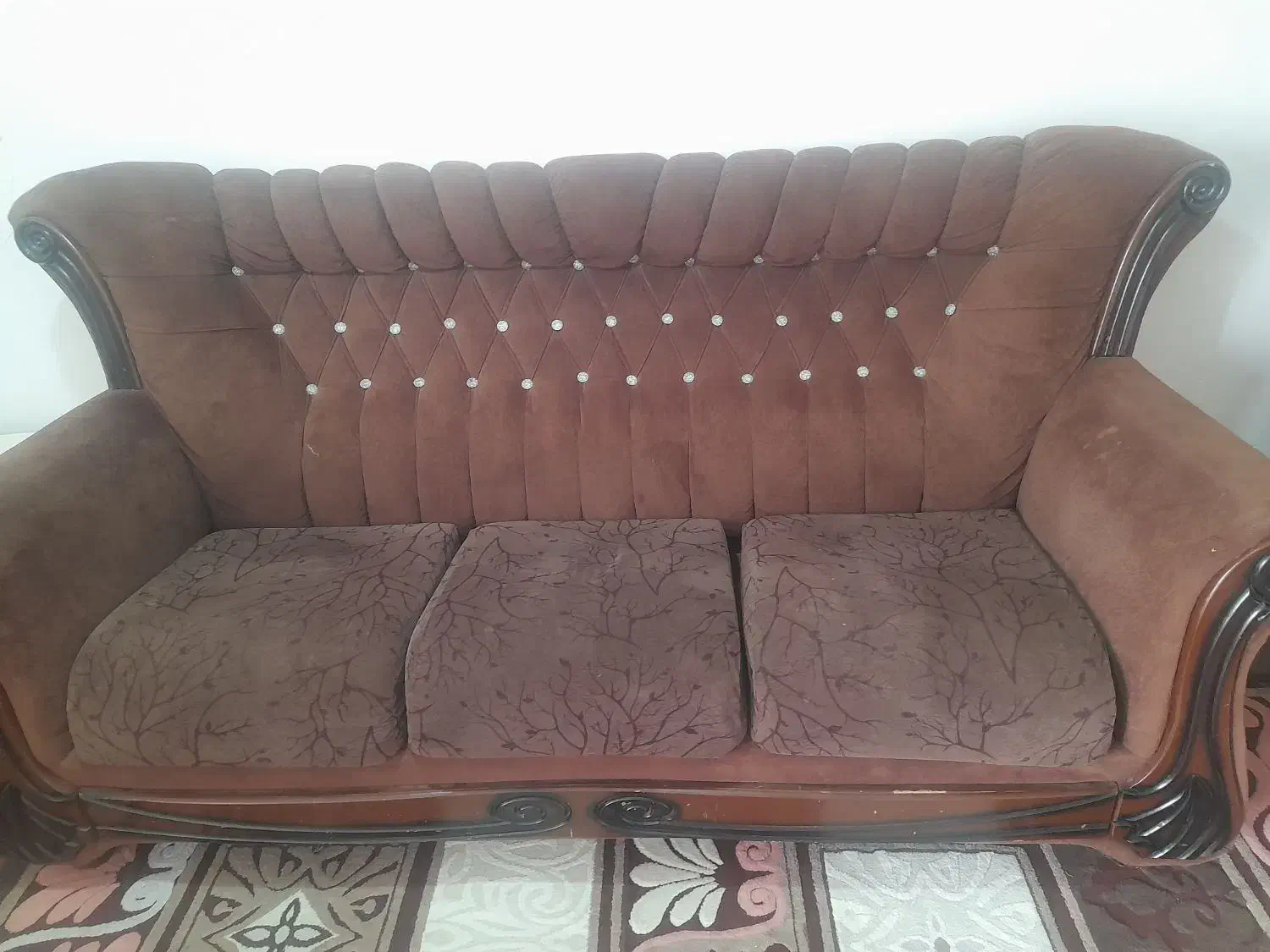 مبل و عسلی|مبلمان خانگی و میز عسلی|رشت, جماران|دیوار