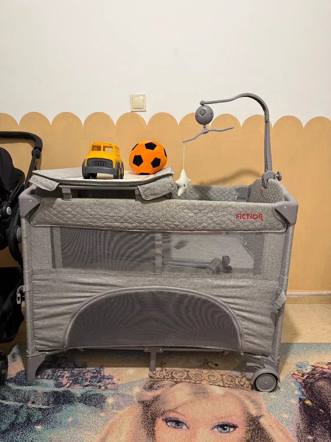 تخت کودک و کالسکه|تخت و صندلی بچه|نوشهر, |دیوار