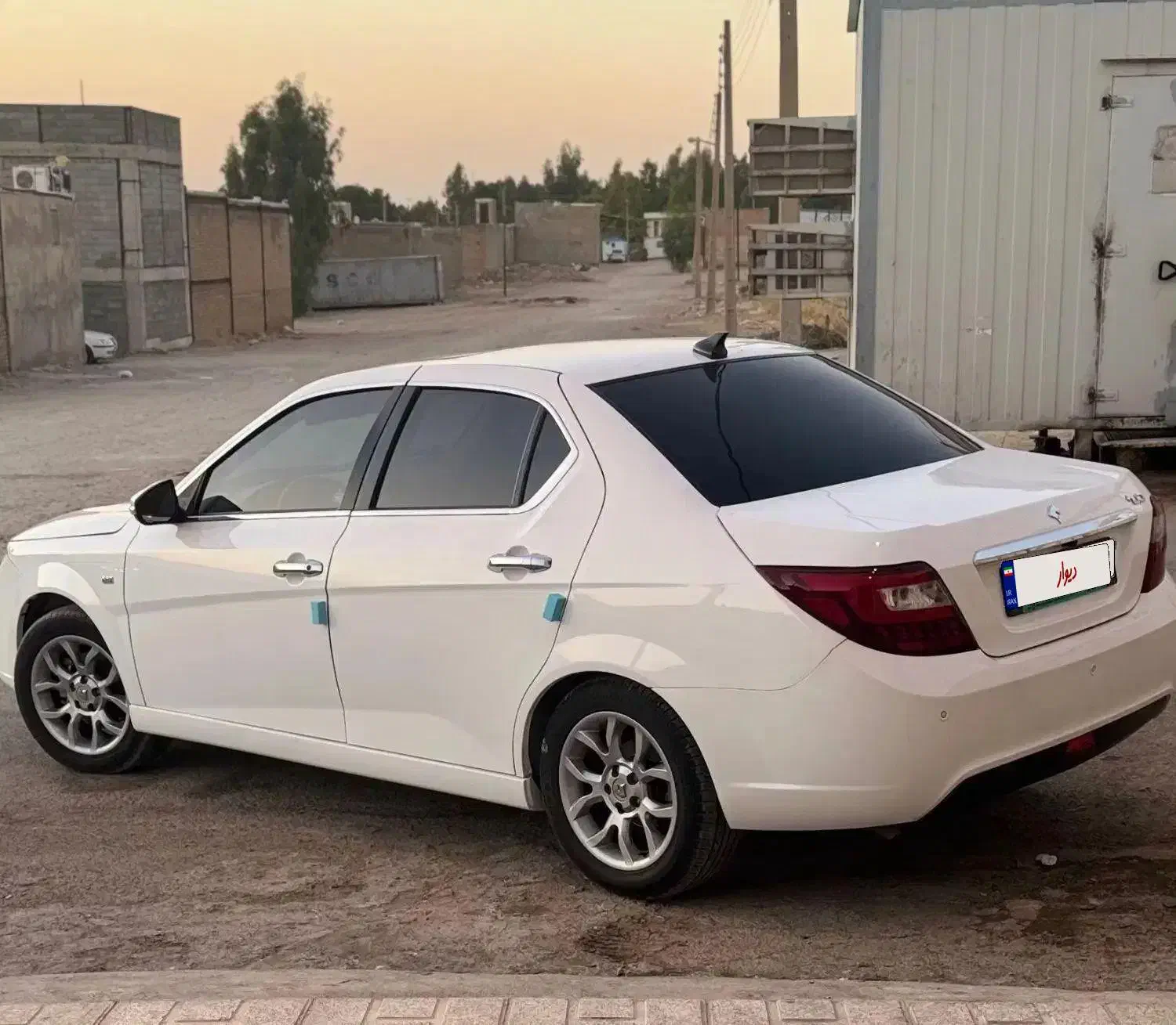 دنا پلاس اتومات۴۰۱|خودرو سواری و وانت|سرپل ذهاب, |دیوار