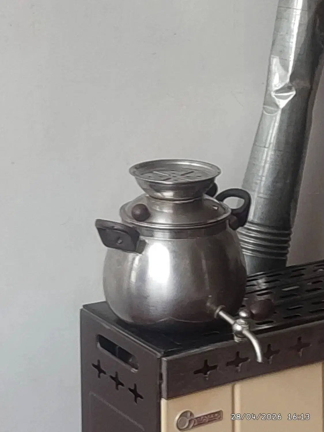 کتری|قوری، کتری، قهوهساز دستی|باغ حلی, |دیوار