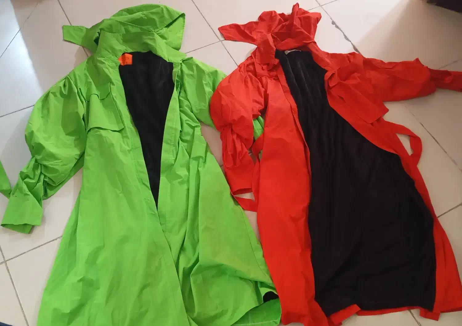 فروش تعدادی پالتو و بارونی زیر قیمت عمده|لباس|بیرجند, |دیوار