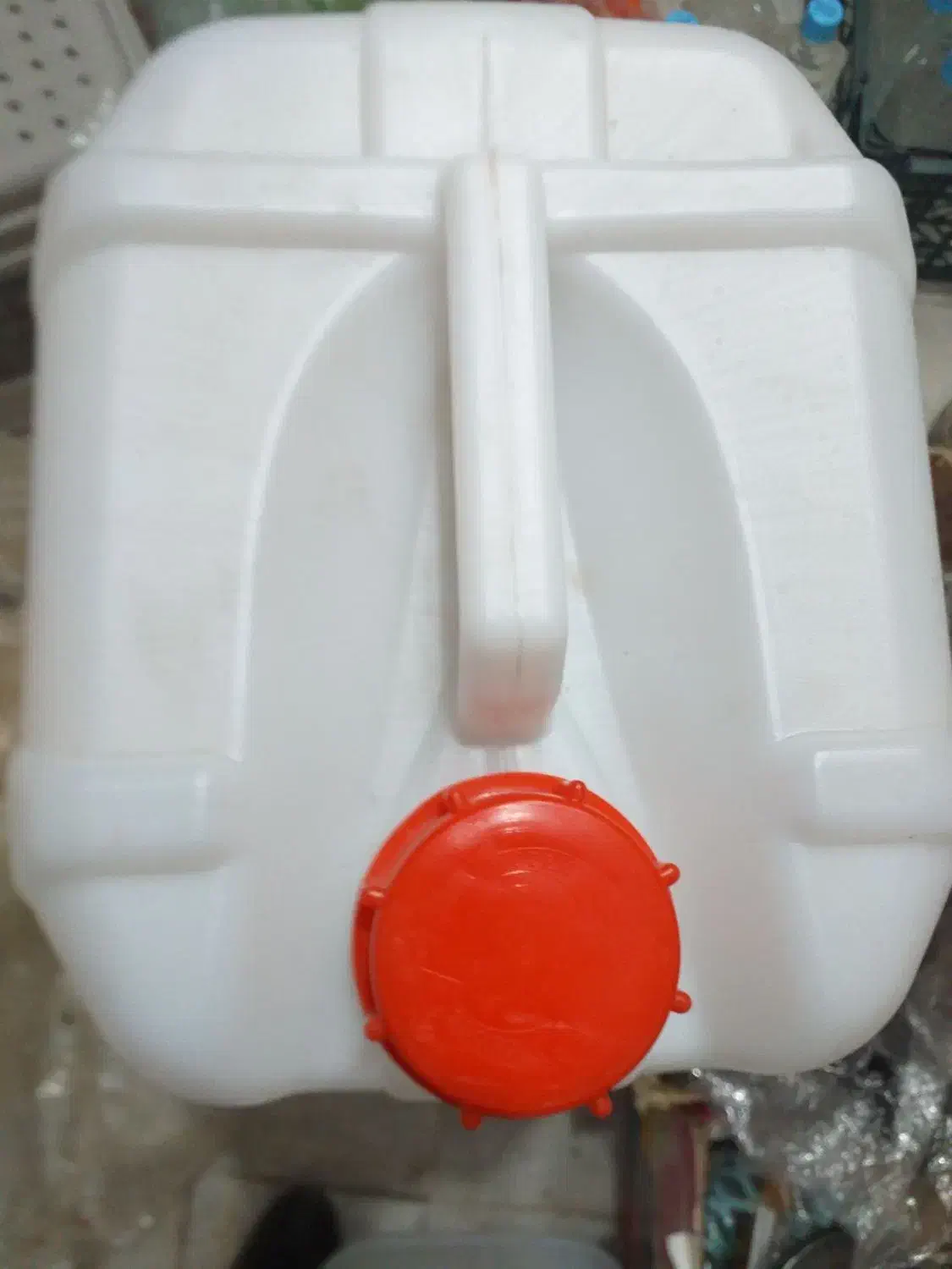 گالن ۲۰ لیتری|ظروف نگهدارنده، پلاستیکی، یک‌بارمصرف|کاشان, مدرس|دیوار