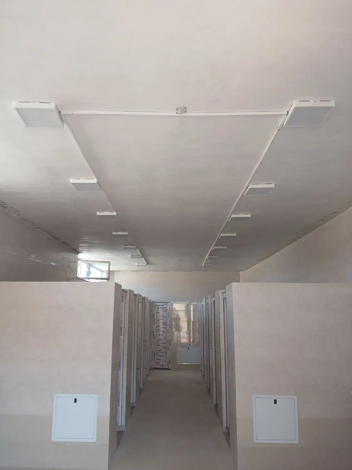 برق کار برق کش نصب انواع دوبین و دزدگیر تابلو برق|خدمات پیشه و مهارت|کنگاور, |دیوار