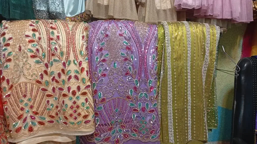 لباس نو|لباس|داراب, |دیوار