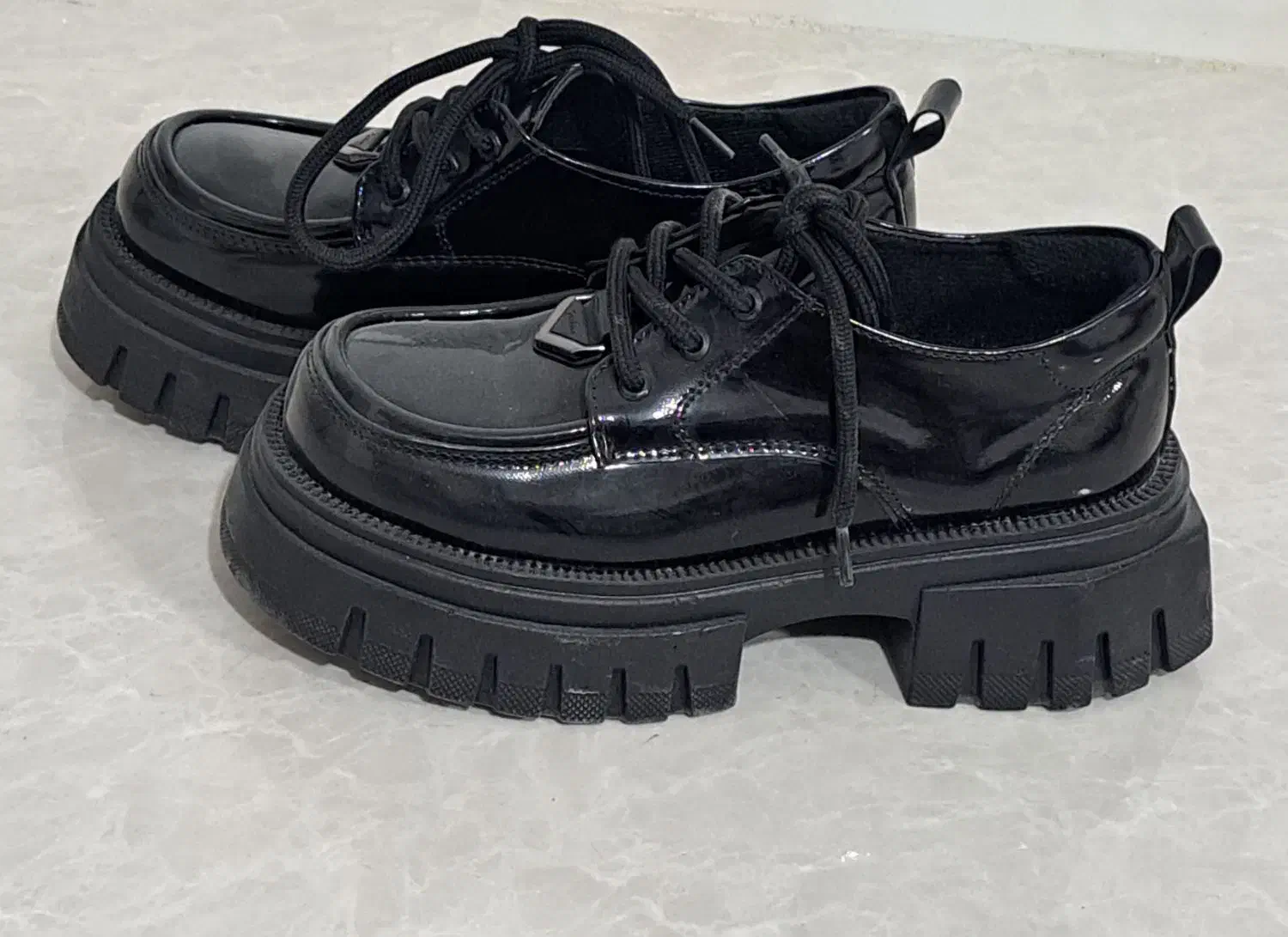 کفش کالج|کیف، کفش، کمربند|دورود, |دیوار