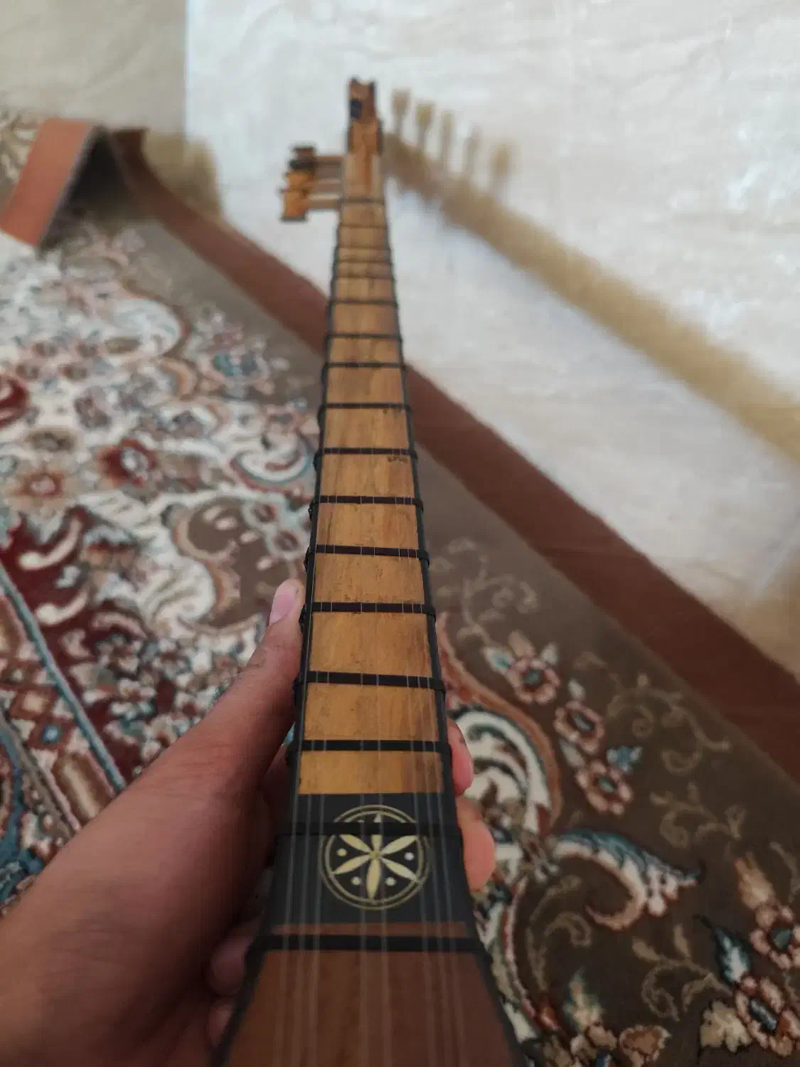 ساز محلی قوپوز(عاشیقی)|سازهای سنتی|ابهر, |دیوار