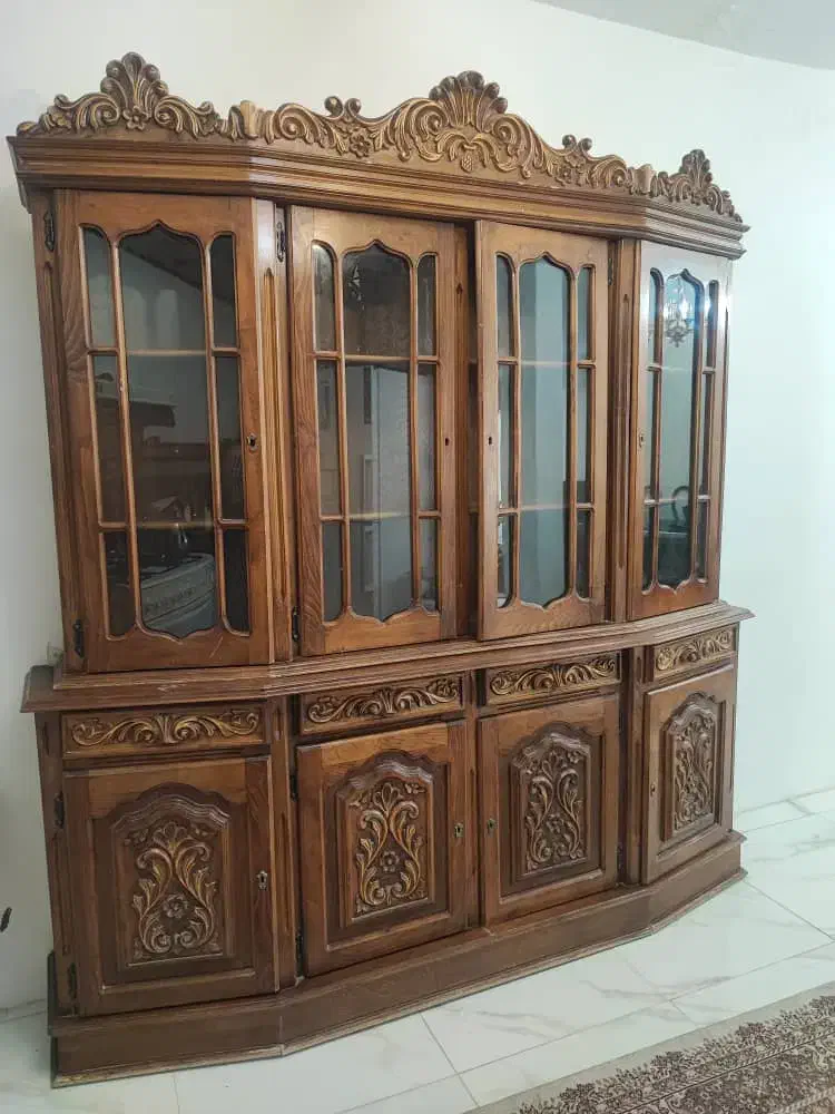 بوفه|بوفه، ویترین، کنسول|تهران, فلسطین (میدان انقلاب)|دیوار