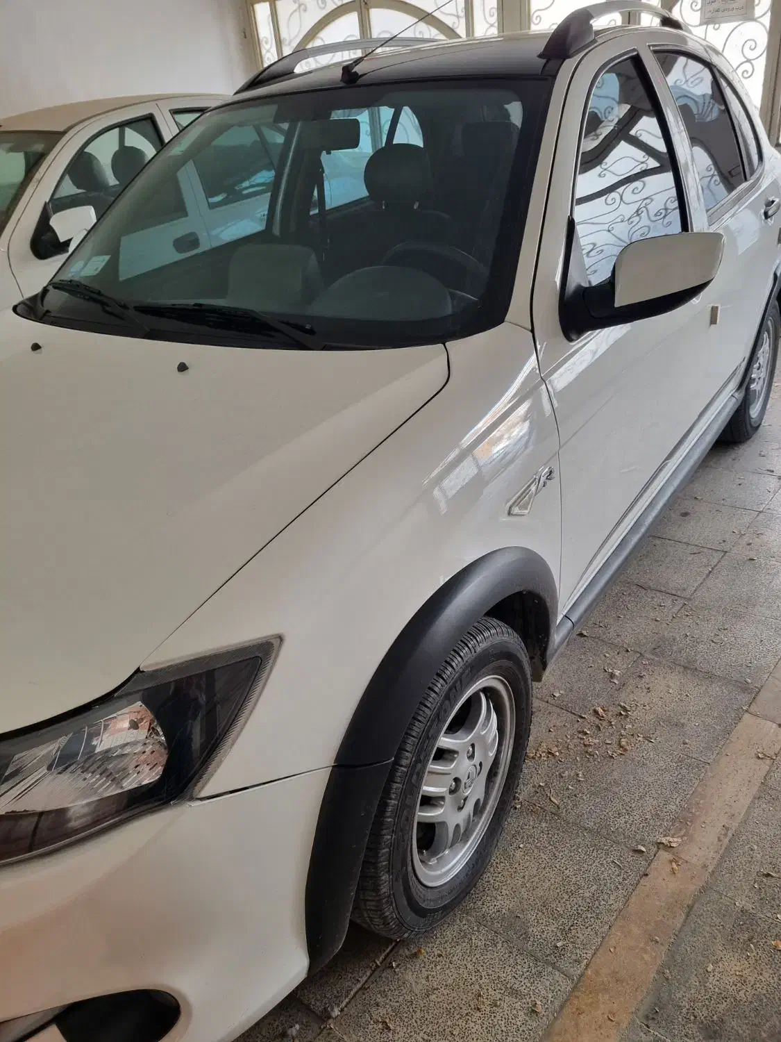 کوییکRسفیدومشکی بارینگ آلومینیومی ومانیتور|خودرو سواری و وانت|ملایر, |دیوار