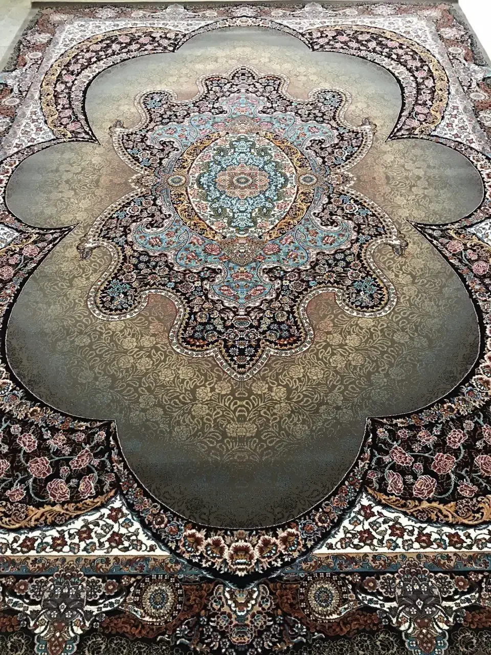 فرش 12 متری|فرش|پرند, فاز ۵|دیوار