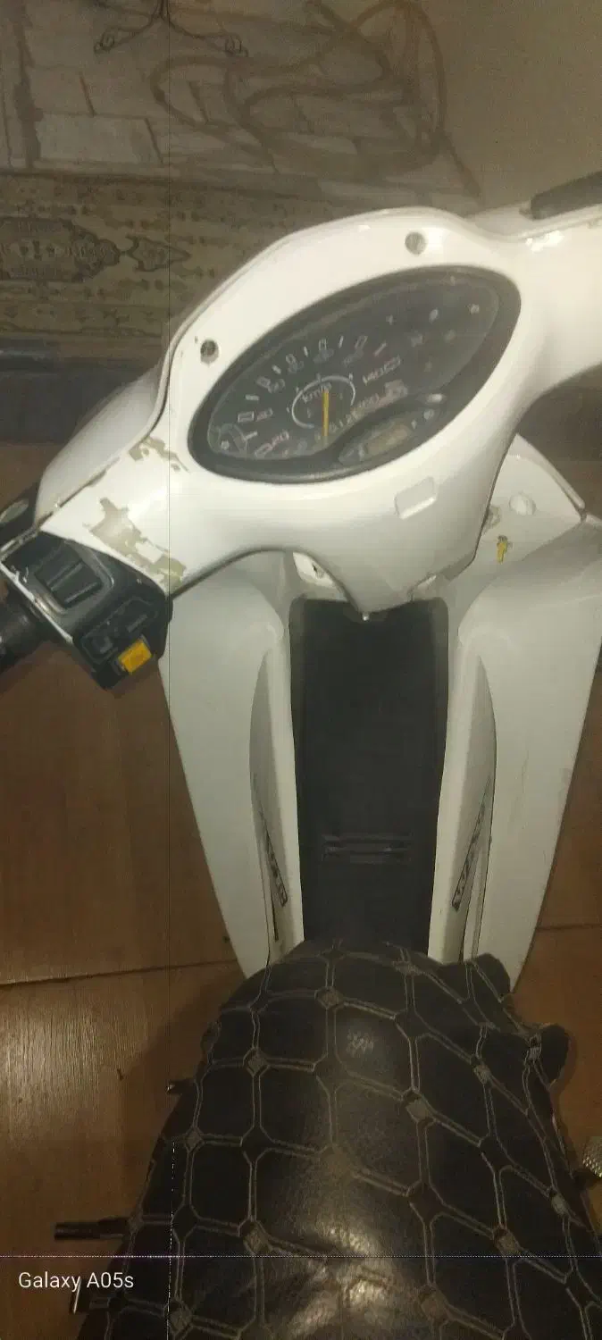 موتور ویو|موتورسیکلت|اراک, |دیوار