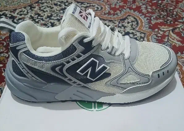 دو عدد کفش|کیف، کفش، کمربند|شیراز, گویم|دیوار