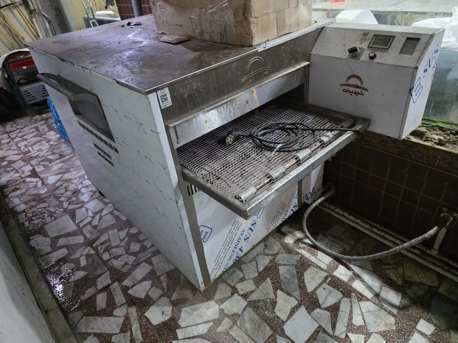 تجهیزات صنعتی آشپزخانه کباب گیر کباب پز  فر ریلی|کافیشاپ و رستوران|رشت, استقامت ۱|دیوار