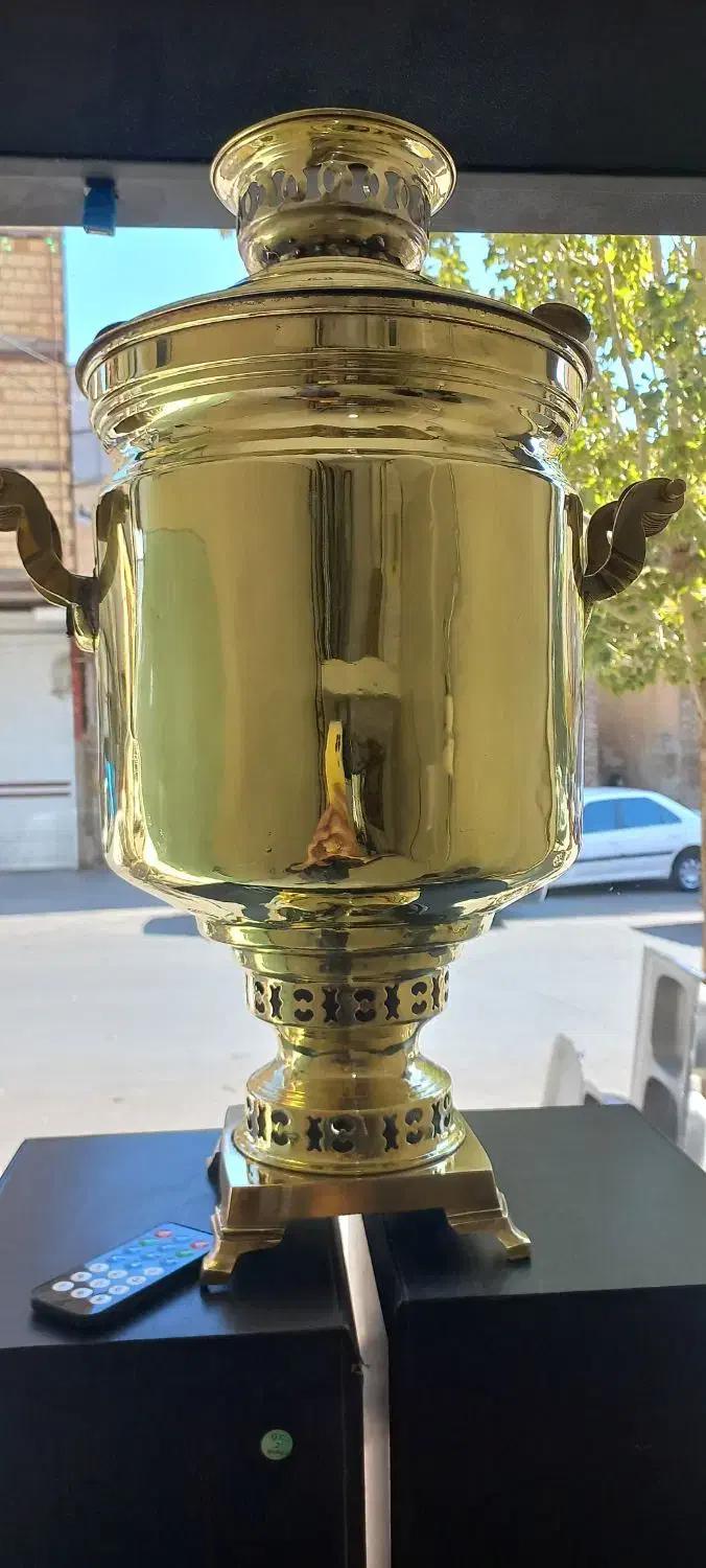 سماور زغالی قدیمی سنگین وزن|کلکسیون اشیاء عتیقه|تبریز, |دیوار