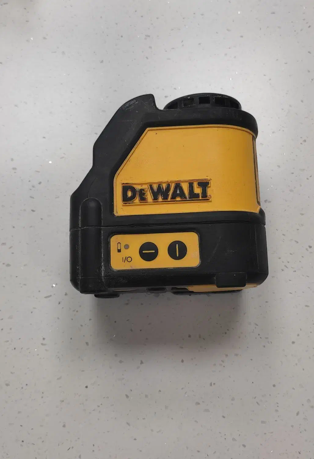 تراز لیزری دیوالت تیپ ۱ اصلی در حد نو بدون جعبه|ابزارآلات|تهران, دانشگاه شریف|دیوار